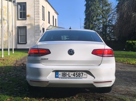 2018 Volkswagen Passat - thumbnail 7