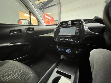 2022 Toyota Prius - thumbnail 16