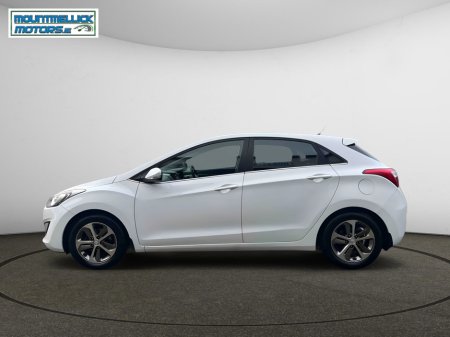 2016 Hyundai i30 1.6 DELUXE 5DR €10,950 thumbnail