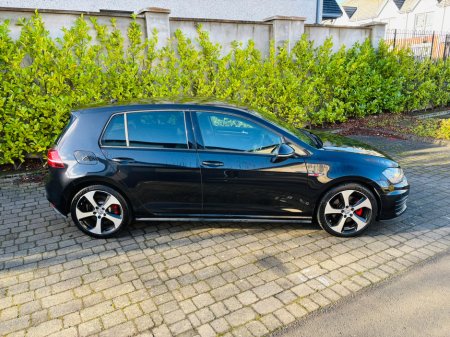 2015 Volkswagen Golf  €17,950
