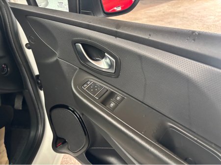 2019 Renault Clio - thumbnail 7