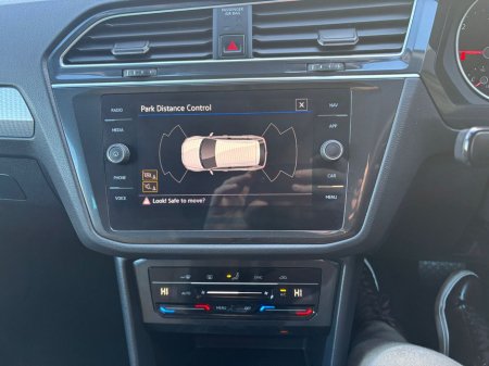 2023 Volkswagen Tiguan 2.0 TDI 150HP Life DSG €34,950 thumbnail