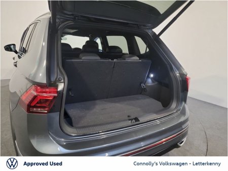 2024 Volkswagen Tiguan TIGUAN ALLSPACE R-LINE 2.0TDI DSG 150HP €54,950 thumbnail