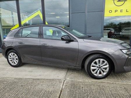 2024 Opel Astra SC 1.5 Turbo D 130PS 8 Speed Auto €27,950