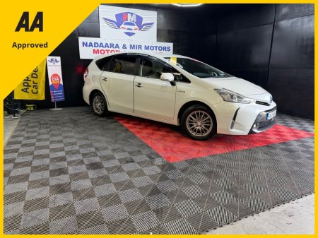 2016 Toyota Prius - thumbnail 2