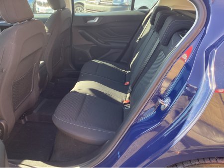 2019 Ford Focus - thumbnail 17