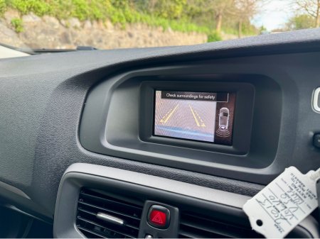 2015 Volvo V40 - thumbnail 18