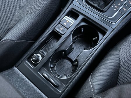 2020 Volkswagen Golf ESTATE AUTOMATIC 2.0 DIESEL //ADAPTIVE CRUISE CONTROL//KEYLESS ENTRY//REVERSE CAMERA//PARKING SENSORS// €19,950 thumbnail