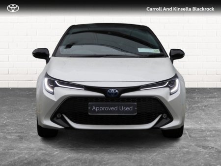 2024 Toyota Corolla Hybrid Luna Sport HB €32,950 thumbnail