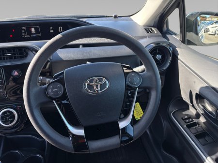 2018 Toyota Aqua - thumbnail 12