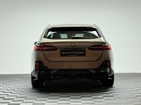 2025 BMW 5 Series - thumbnail 7