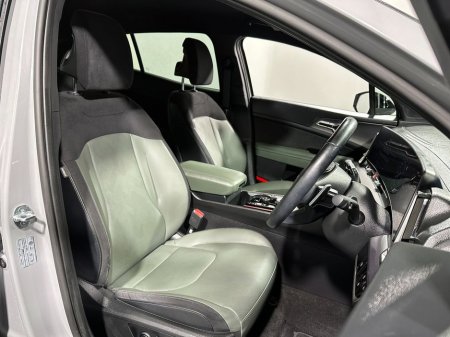 2024 Kia Sportage Plug In Hybrid 30th Anniversary Edition €40,800 thumbnail