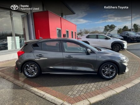 2021 Ford Focus - thumbnail 3