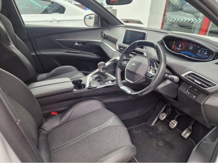 2019 Peugeot 5008 - thumbnail 15