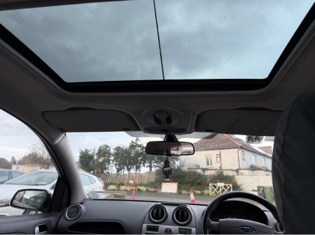 2008 Ford Fiesta - thumbnail 11