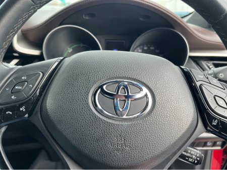 2019 Toyota C-HR 1.8 HYBRID AUTO LOW KM HIGH SPEC €20,950 thumbnail