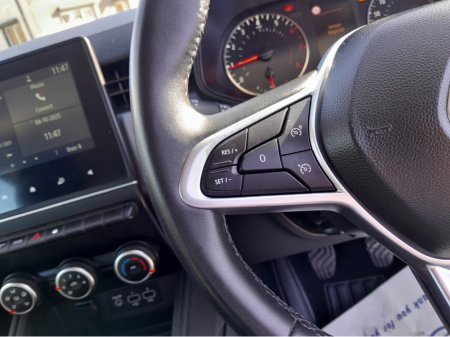 2022 Renault Clio - thumbnail 29