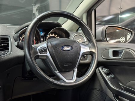 2013 Ford Fiesta - thumbnail 13