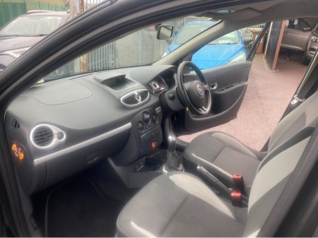 2011 Renault Clio - thumbnail 13