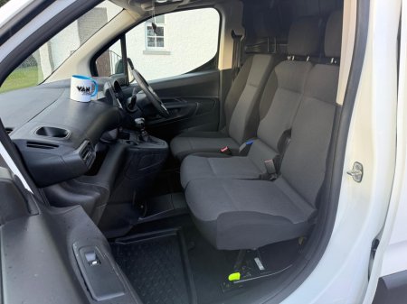 2022 Opel Combo - thumbnail 18