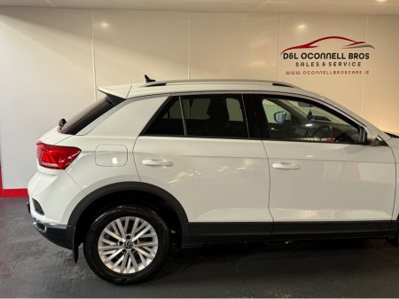 2021 Volkswagen T-Roc DESIGN 1.0 TSI 110HP 5DR thumbnail