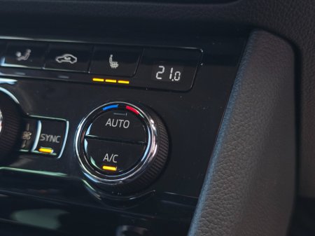 2018 Skoda Superb - thumbnail 38