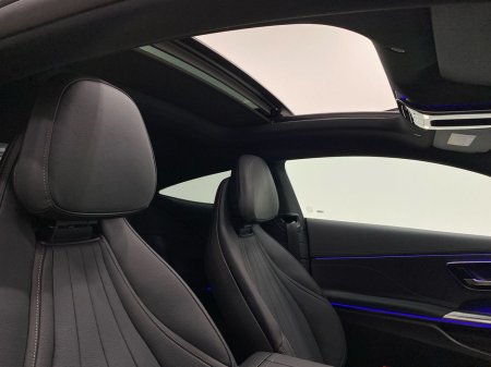 2025 Mercedes-Benz CLE CLE 300 e Premium €75,950 thumbnail