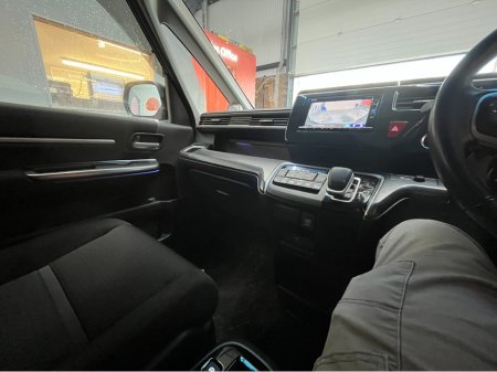 2019 Honda Stepwagon - thumbnail 17