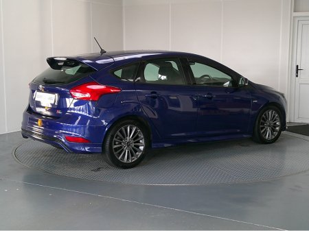 2018 Ford Focus - thumbnail 7