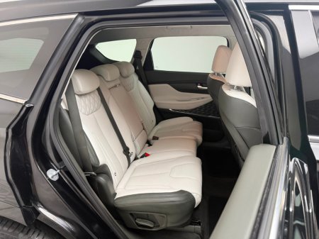 2022 Hyundai Santa Fe 1.6 PHEV *7 SEATER* €39,990 thumbnail