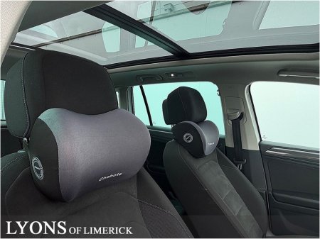 2018 Volkswagen Tiguan - thumbnail 8