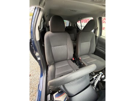 2019 Toyota Aqua - thumbnail 11