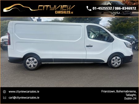 2023 Renault Trafic - view 3