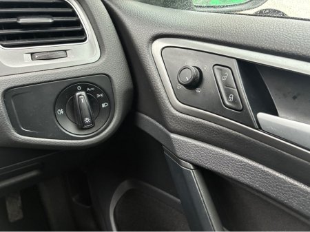 2016 Volkswagen Golf - thumbnail 17