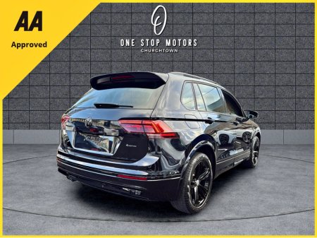 2020 Volkswagen Tiguan *R-LINE / BLACK EDITION* AUTO / HUGE SPEC / 360 CAMERA / HEATED SEATS / HEADS-UP DISPLAY €32,900