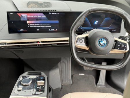 2022 BMW iX - thumbnail 5
