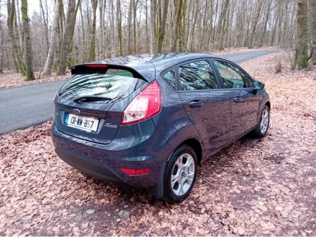 2013 Ford Fiesta - thumbnail 8