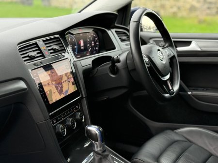 2019 Volkswagen Golf e-GOLF €10,990 thumbnail