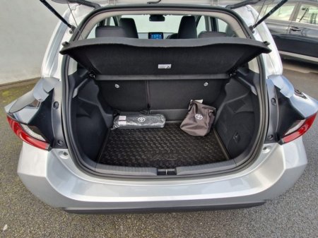 2022 Toyota Yaris 1.5 Hybrid Luna 5dr €23,949 thumbnail