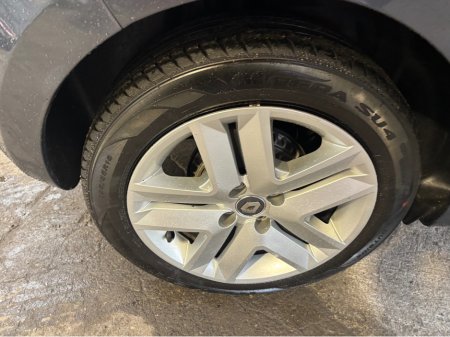 2022 Renault Clio - thumbnail 14