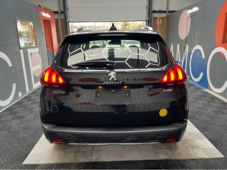 2017 Peugeot 2008 - thumbnail 3