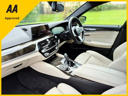 2019 BMW 5 Series 530E+M-Sport+Sunroof+Warranty)