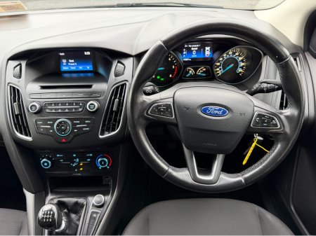 2016 Ford Focus - thumbnail 20
