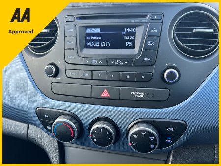 2016 Hyundai i10 2016 HYUNDAI i10 1.0 PETROL DELUXE LOW KMS €8,450 thumbnail