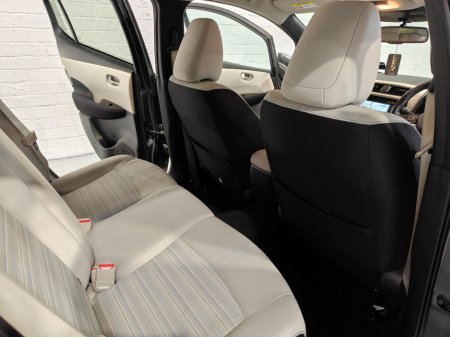 2019 Nissan Leaf - thumbnail 13