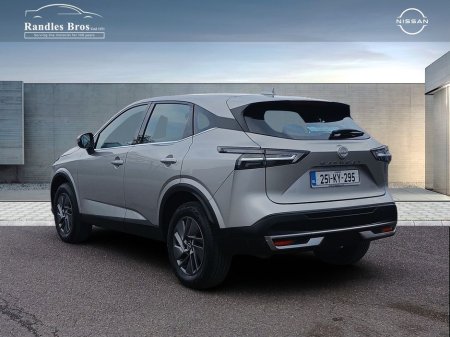 2025 Nissan Qashqai - view 2