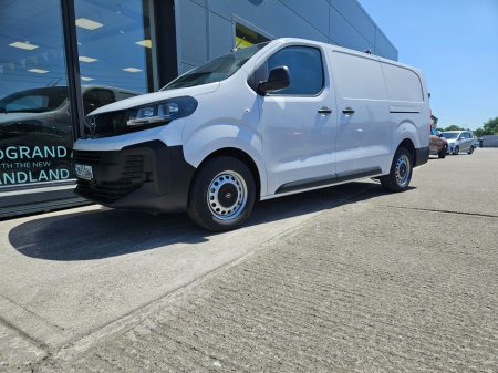 2025 Opel Vivaro  €25,950
