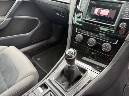 2016 Volkswagen Golf 2.0 TDI 5DR 150HP Edition-40 €10,950 thumbnail