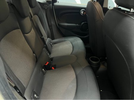 2016 MINI Cooper €12950! 2016 MINI COOPERD 5DOORS 1.5 AUTOMATIC REVERSE CAMERA AND MORE €12,950 thumbnail