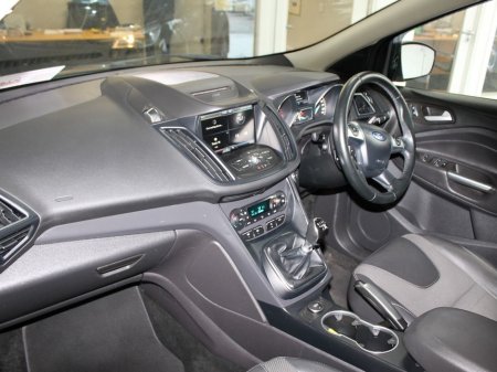 2016 Ford Kuga - thumbnail 9